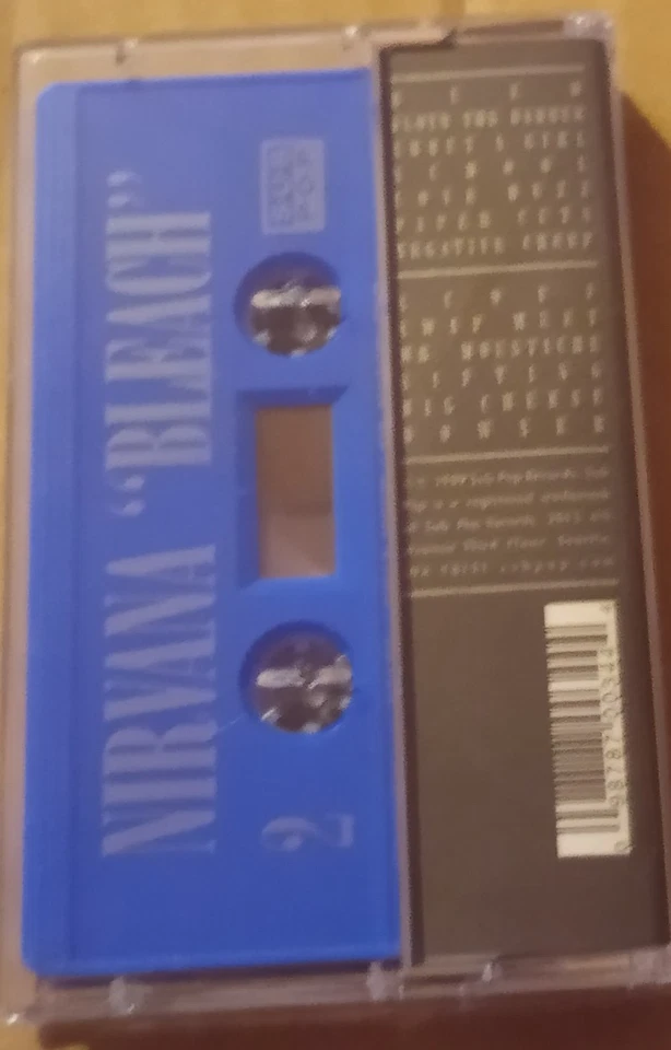 Nirvana: Bleach [Limited Edition Blue Cassette] (Like New) Rare & Out Of Print Foto 2 de 4
