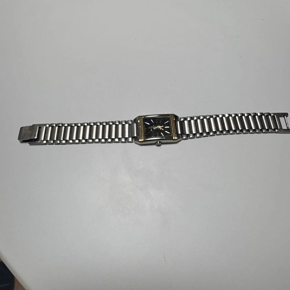 Reloj Yves Saint Laurent Cuadrado Esfera Negra Logo Dorado 5421-H04732Y Cuarzo Foto 3 de 4