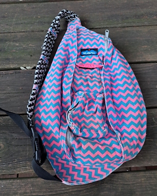 KAVU Original Rope Sling Bag Backpack Crossbody Chevron  display picture 2