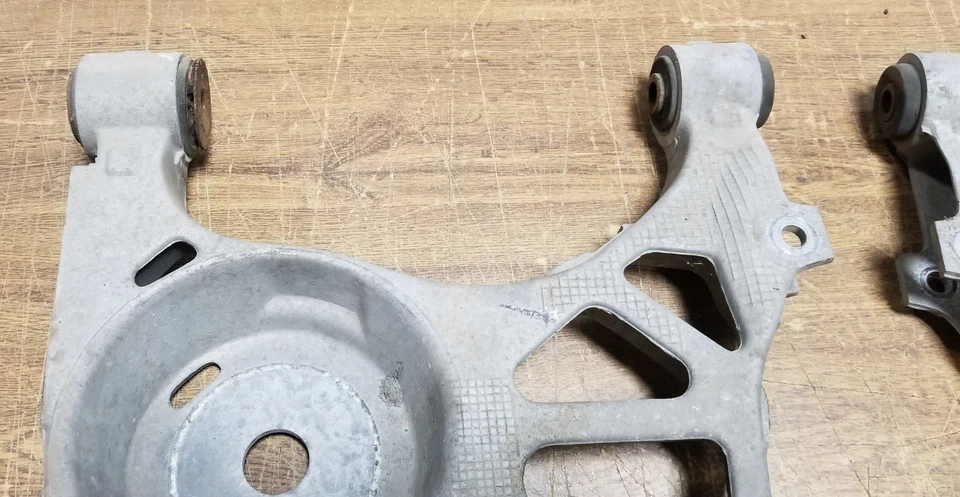 1993 to 1998 Lincoln Mark VIII Thunderbird Rear Aluminum Lower Control Arm Set - Image 4 of 4