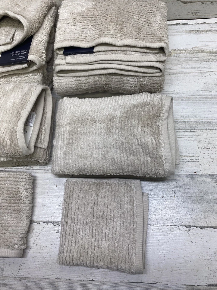 Juego de 6 toallas de baño acanaladas Hudson Park 6 piezas Adobe beige suave al tacto Foto 2 de 4