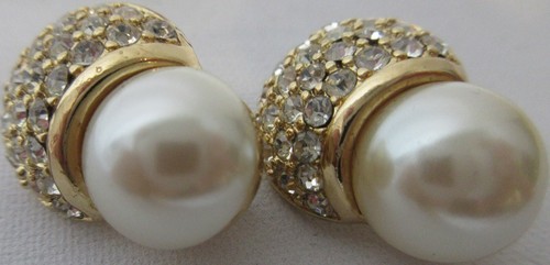 Swarovski Classic Clip On Earrings Gold Tone Faux Pearl Pave Crystals Swan Stamp - Picture 2 of 5