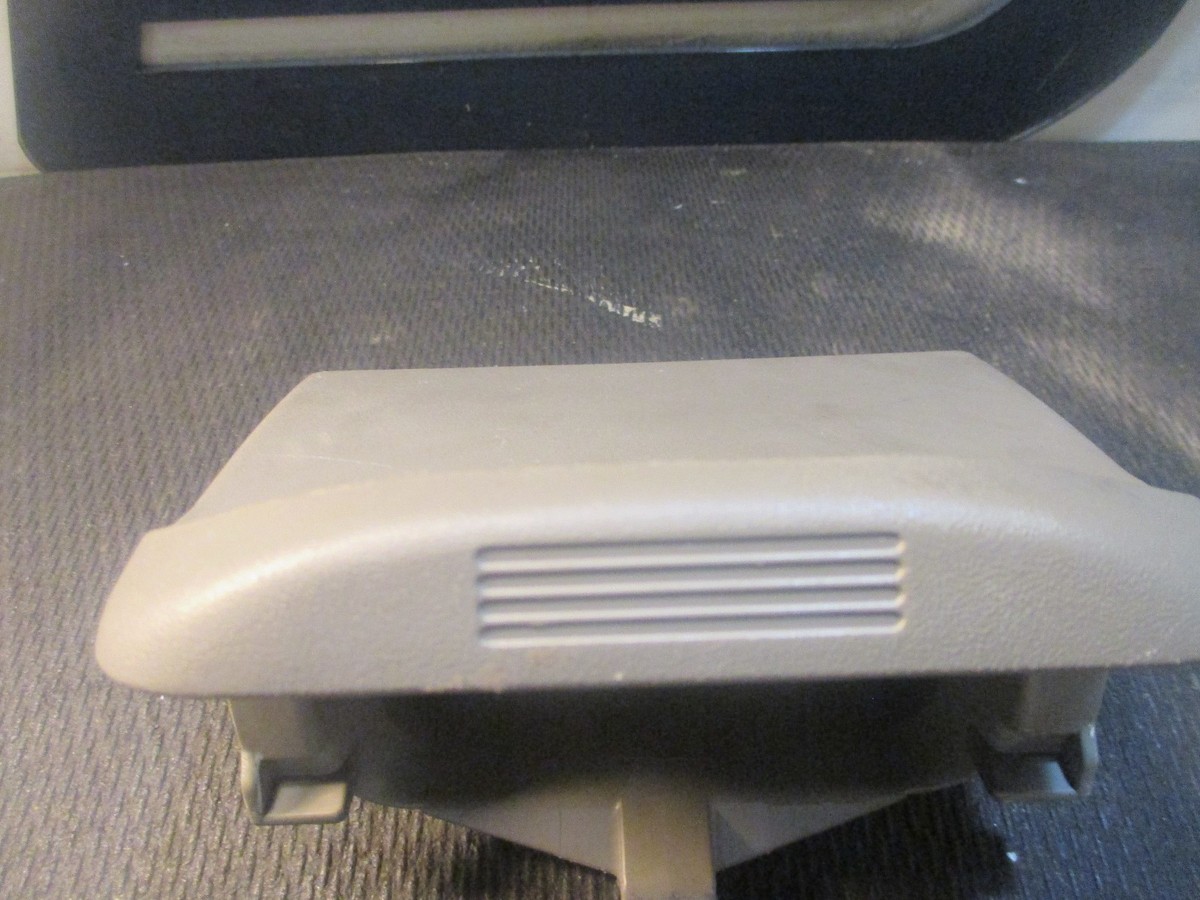 sonorin ページ 2003 Nissan Sentra 2.5 SE QR25DE OEM Front Dash Storage Bin