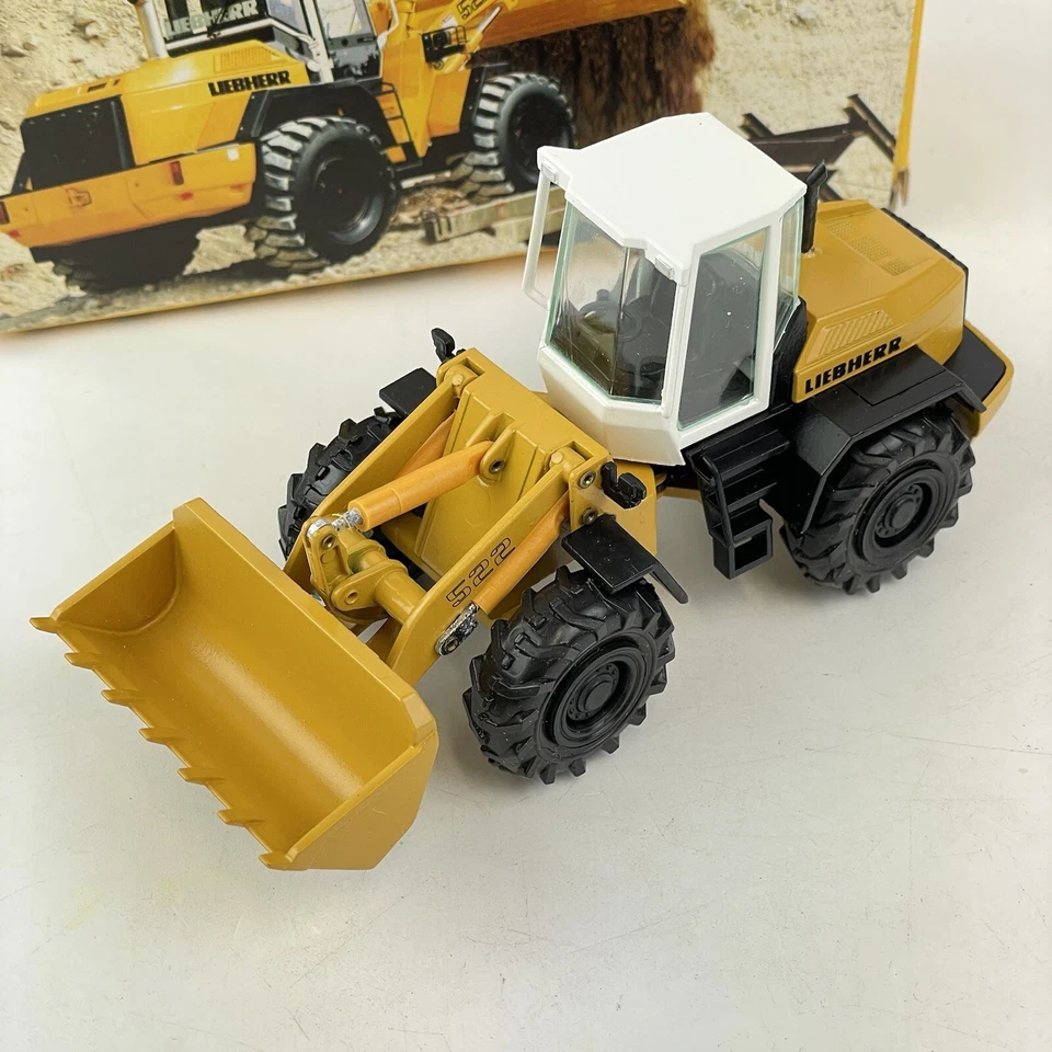 Boxed Conrad Wheel Loader Liebherr L522 — 第 2/4 张图片