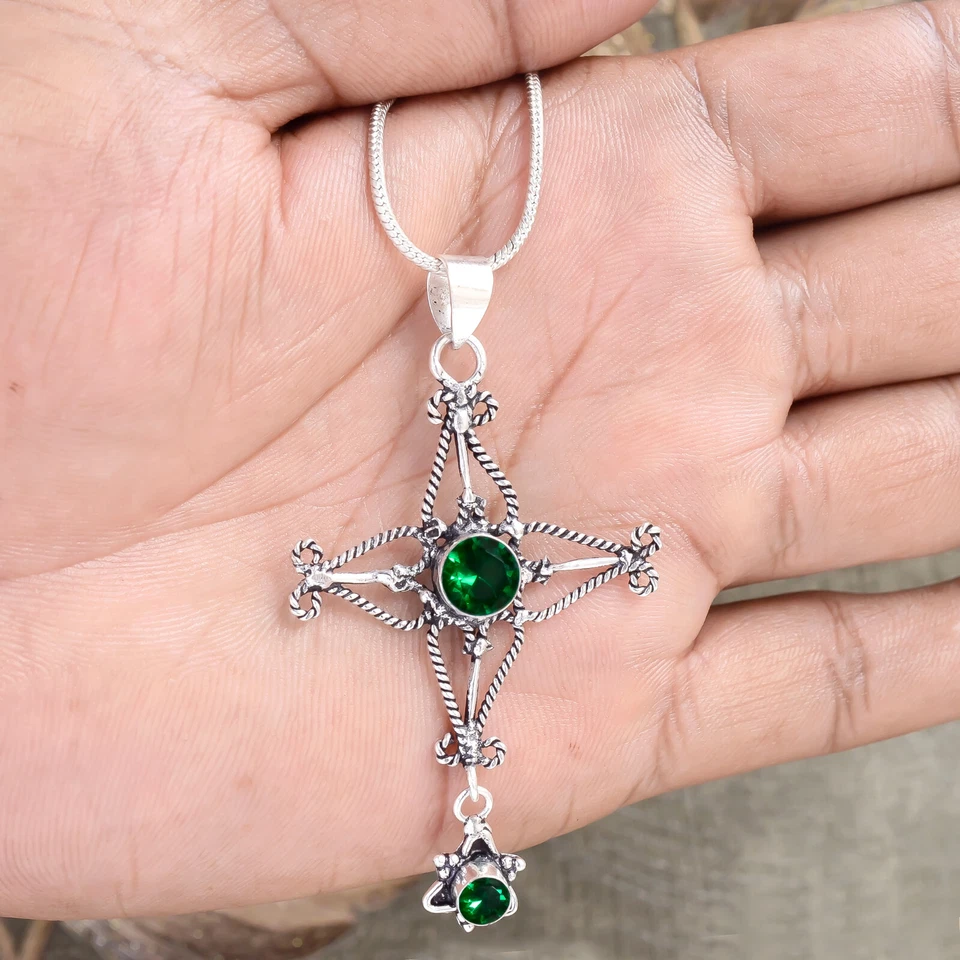 Colgante de plata de ley 925 con cruz de piedras preciosas de diopsido cromado último diseño de joyas Foto 4 de 4