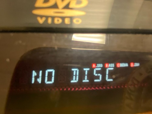 Panasonic DVD-RV32 DVD/CD Player W Remote, Operating Instructions and Cords - Picture 8 of 10