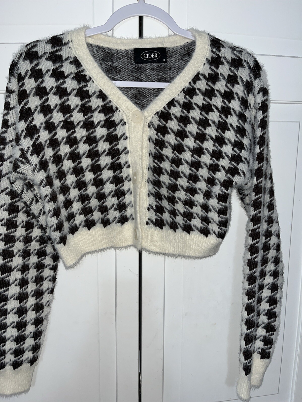 Cider Juniors Crop Cardigan Sweater Size Small (CL381)