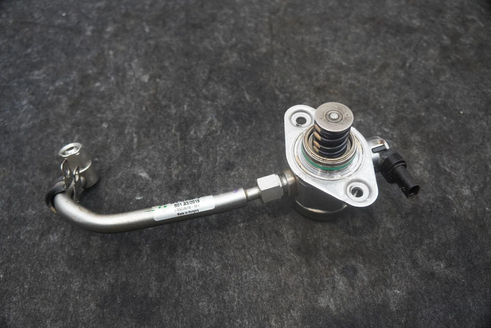 Bomba de inyección de riel de combustible de alta presión para motor 0P2127026 Lamborghini Urus 2019 Foto 4 de 4