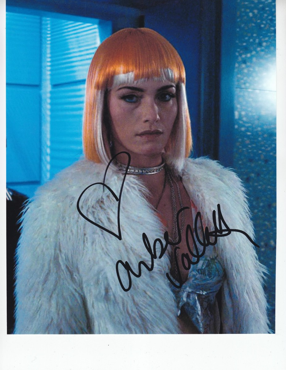 Amber Valletta - GAMER - signed 8x10 | eBay