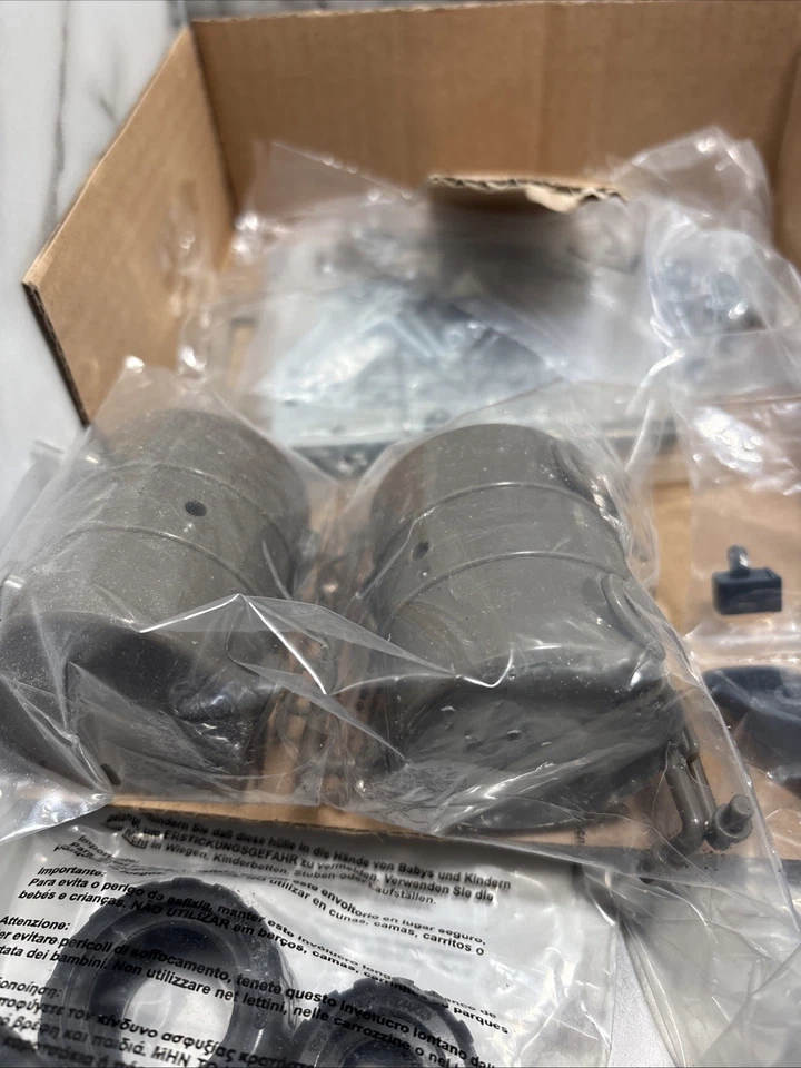 Gears of War Locust vs Delta Squad Erector 0450 NOT COMPLETE SEALED Toys R Us - Image 4 of 4