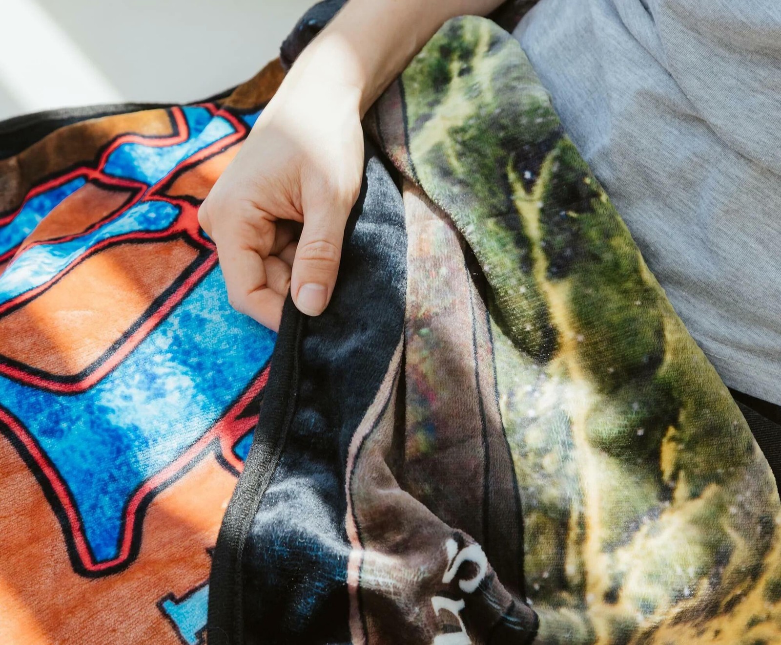 Magic: The Gathering Black Lotus Double Sided Card Fleece Throw Blanket | 45 x view 4