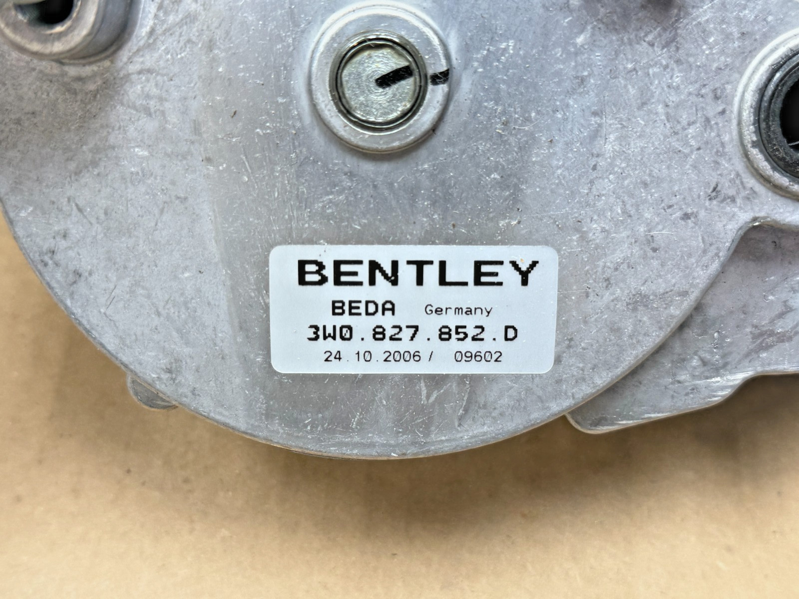 06-12 Bentley Continental Flying Spur Trunk Power Deck Lid Lift Actuator PO43