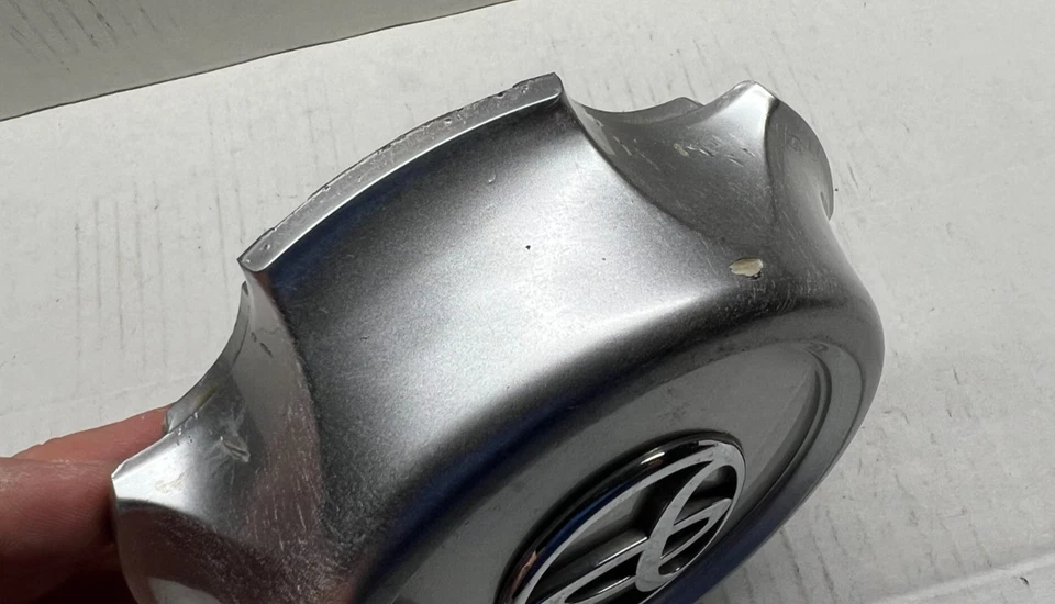 1 (ONE) OEM WHEEL CENTER CAP 98-02 TOYOTA LAND CRUISER 16" WHEEL - Image 3 of 4