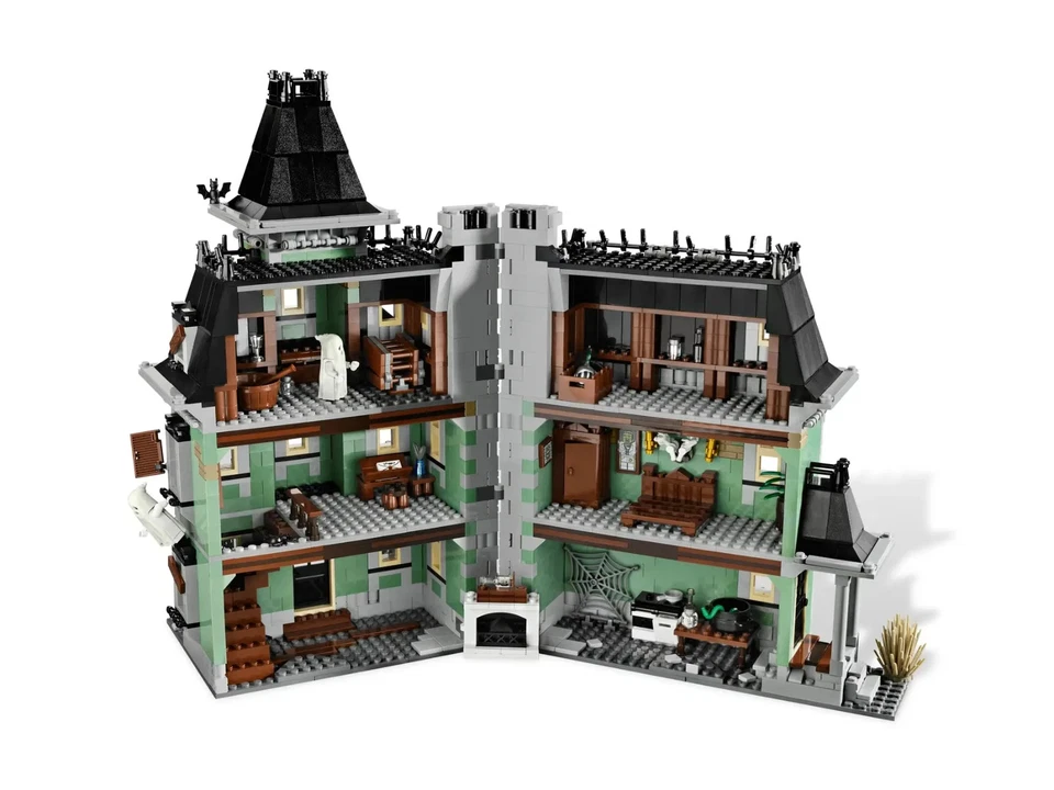 LEGO 10228 Monster Fighters: Haunted House used completed pre-owend - image 2 of 4