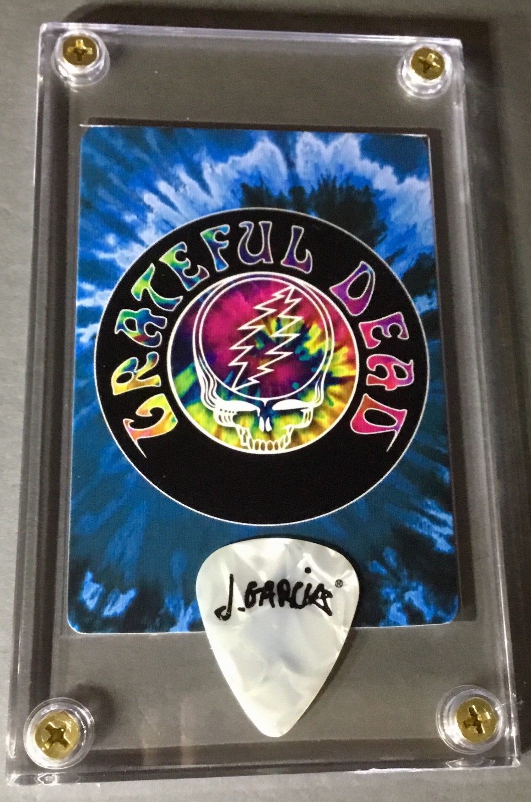 Grateful Dead logo playing card / Jerry Garcia pearl white guitar pick display!