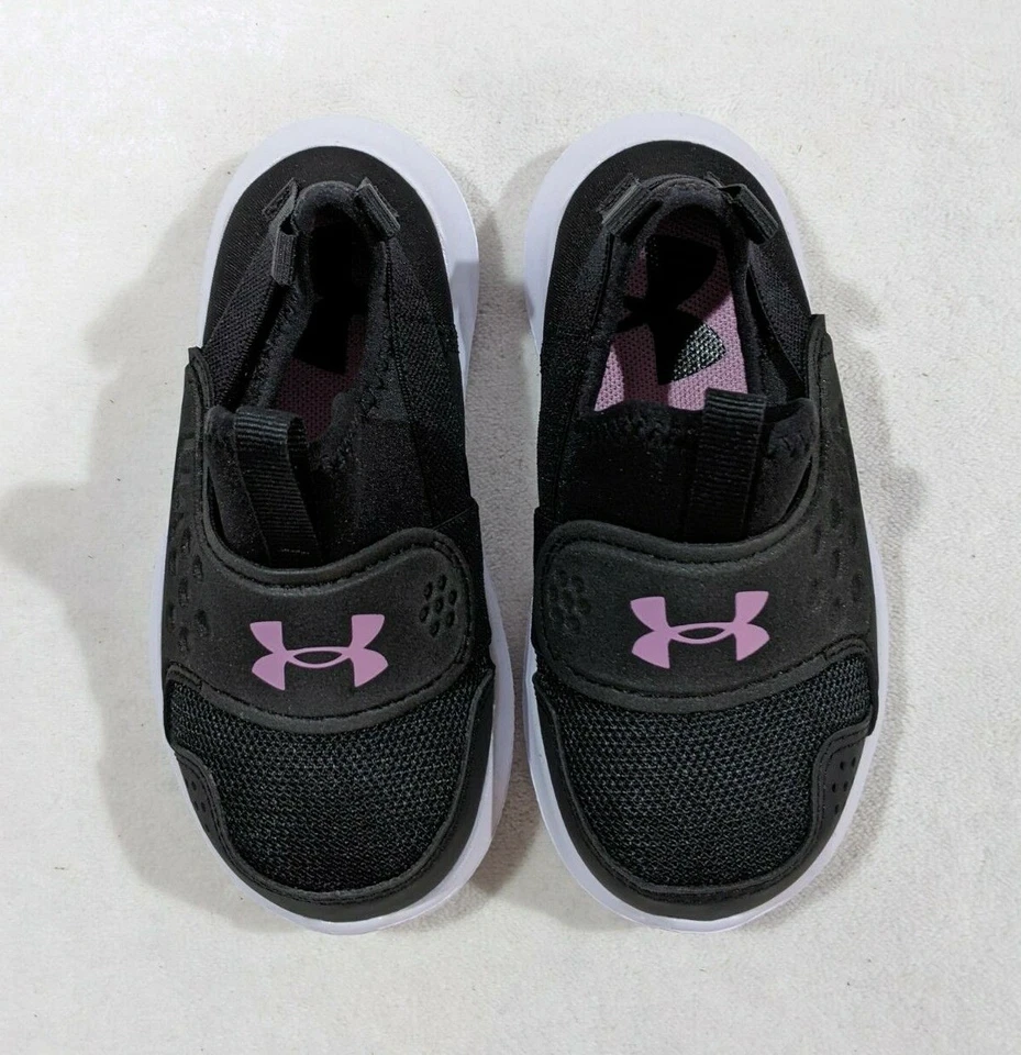 Zapatillas Under Armour para niñas pequeñas UA GINF Runplay negras/blancas/púrpura-talla 8K nuevas con caja Foto 2 de 4