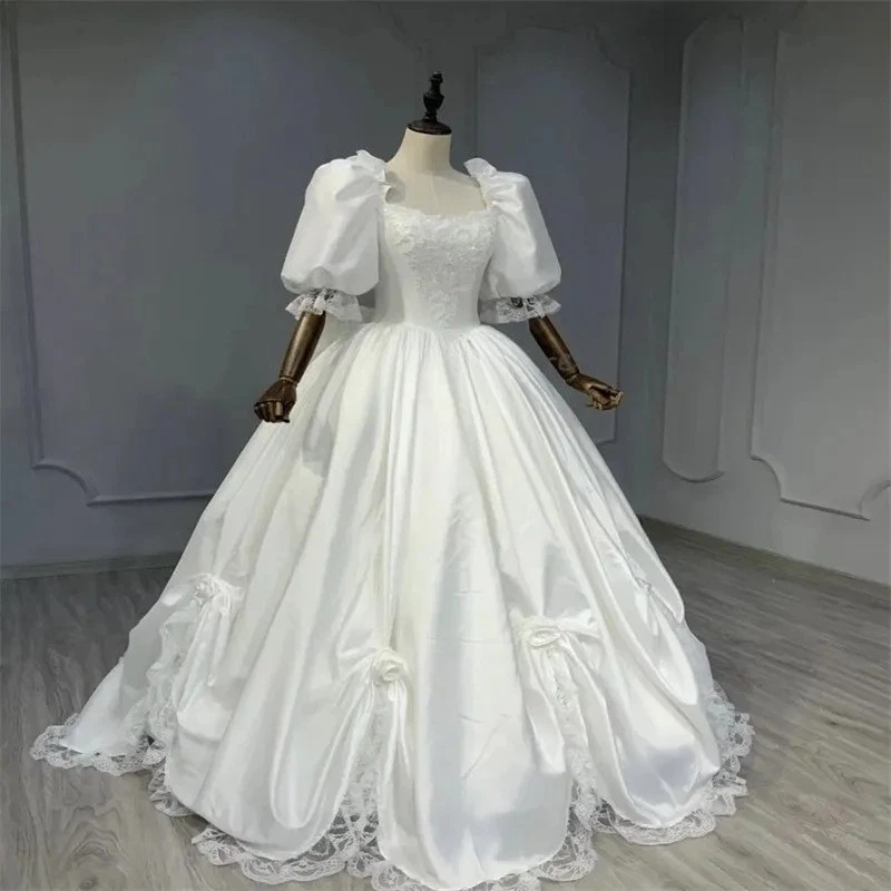 Vestido de novia victoriano medieval con mangas cortas princesa blanco renacimiento Foto 3 de 4