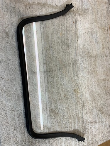 Porsche Boxster 986 Mittelwindabweiser / Plexiglaseinsatz RK03OTA - Bild 1 von 2