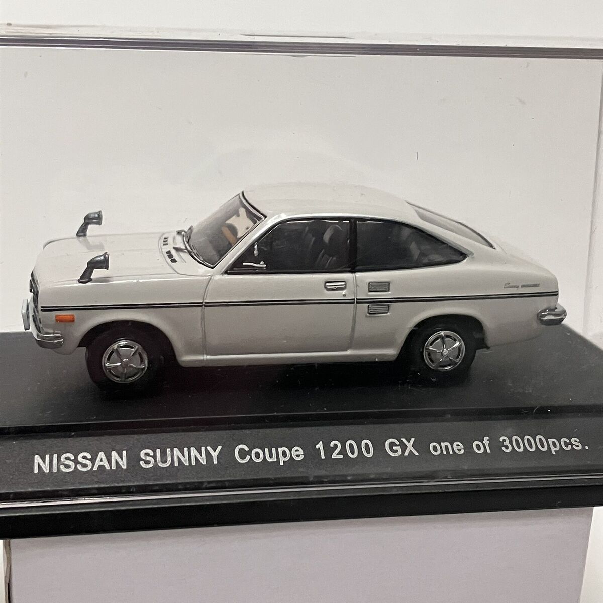 Rare EBBRO Oldies Nissan Sunny Coupe 1200 GX White 1:43 Rare EBBRO Oldies Nissan Sunny Coupe 1200 GX White 1:43