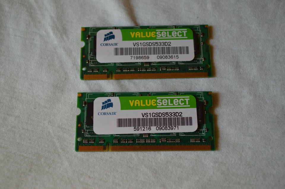 2x Corsair 1 GB SO-DIMM 533 MHz DDR2 SDRAM Memory VS1GSDS533D2 SODIMM 2GB total - Image 3 of 3