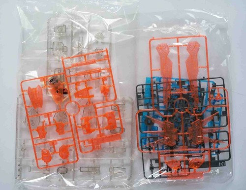 BANDAI HGBF 1/144 Scramble Gundam Plavsky Particle Clear model kit - Picture 5 of 11