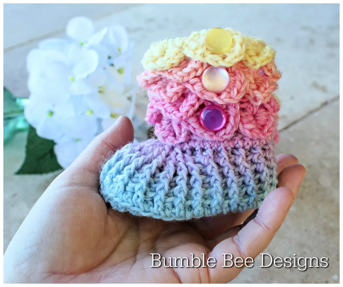 Baby booties that stay on sale