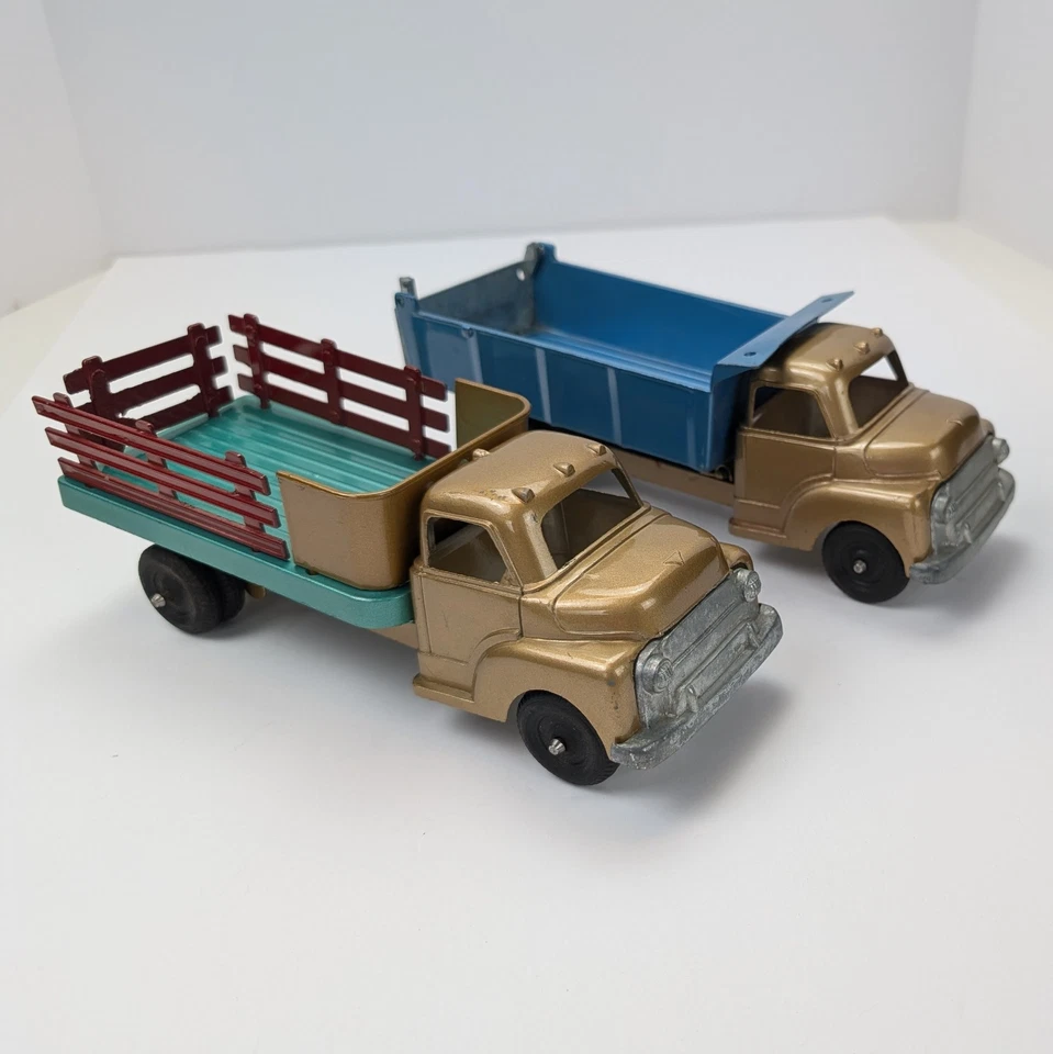 Vintage Structo Trucks Lot – 1950s Stake Truck & Dump Truck – RARE Color Combo - Image 2 of 4