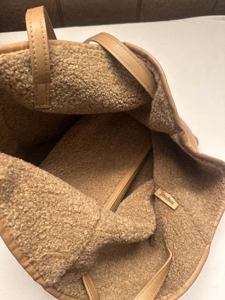 Bolsa tote Neiman Marcus falsa shearling marrom grande de pelúcia outono bolsa de ombro - Imagem 3 de 4