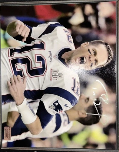 Tom Brady Autographed Superbowl 8x10 Photo W/COA