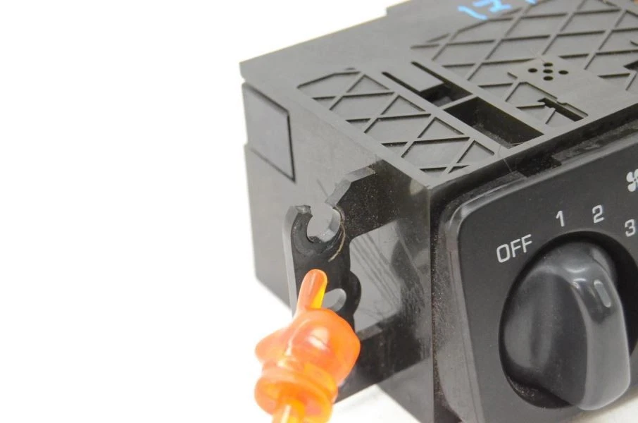 1996-1996 Nissan 240sx Heat and AC Temperature Control  - Image 3 of 4