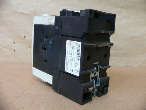 Siemens 3Rt1044-3Bb40 Power Contactor - Picture 2 of 3