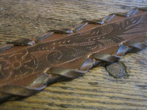 VTG Levi's Floral Embossed Genuine Leather Western Belt Women's Size Sm/Med - Picture 2 of 3