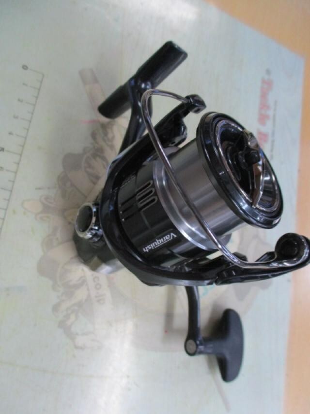 Shimano 19 Vanquish C3000MHG Spinning Reel From JAPAN Shimano 19 Vanquish C3000MHG Spinning Reel From JAPAN