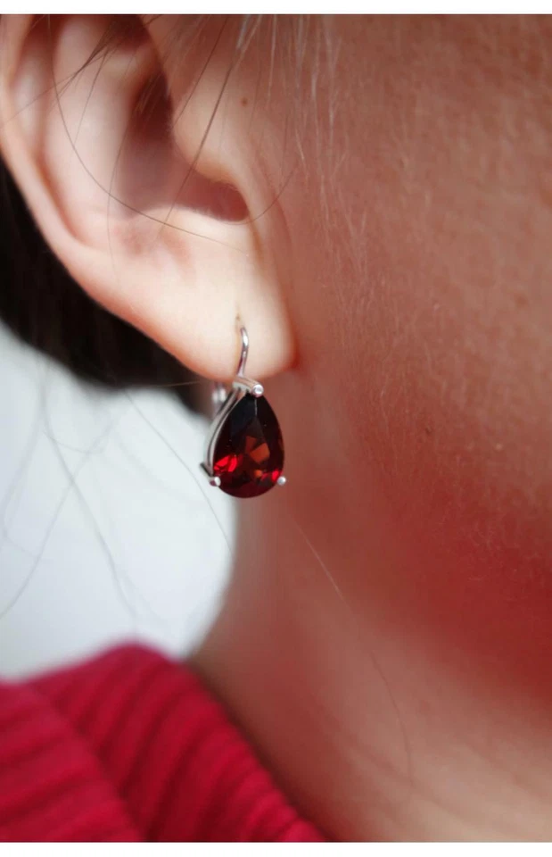 Women silver drop shaped earrings leverback with natural Czech garnet pyrope - Image 4 of 4