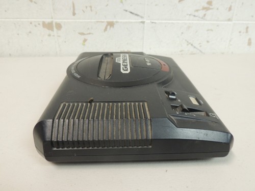 Sega Genesis Model 1 Console Only 16 Bit Model 1601 No Cables - Picture 3 of 7