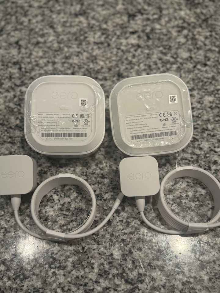 Router Eero 6+ Plus R010001 Doble Banda Malla Wi-Fi 6 - Blanco (Paquete de 2) Foto 2 de 4