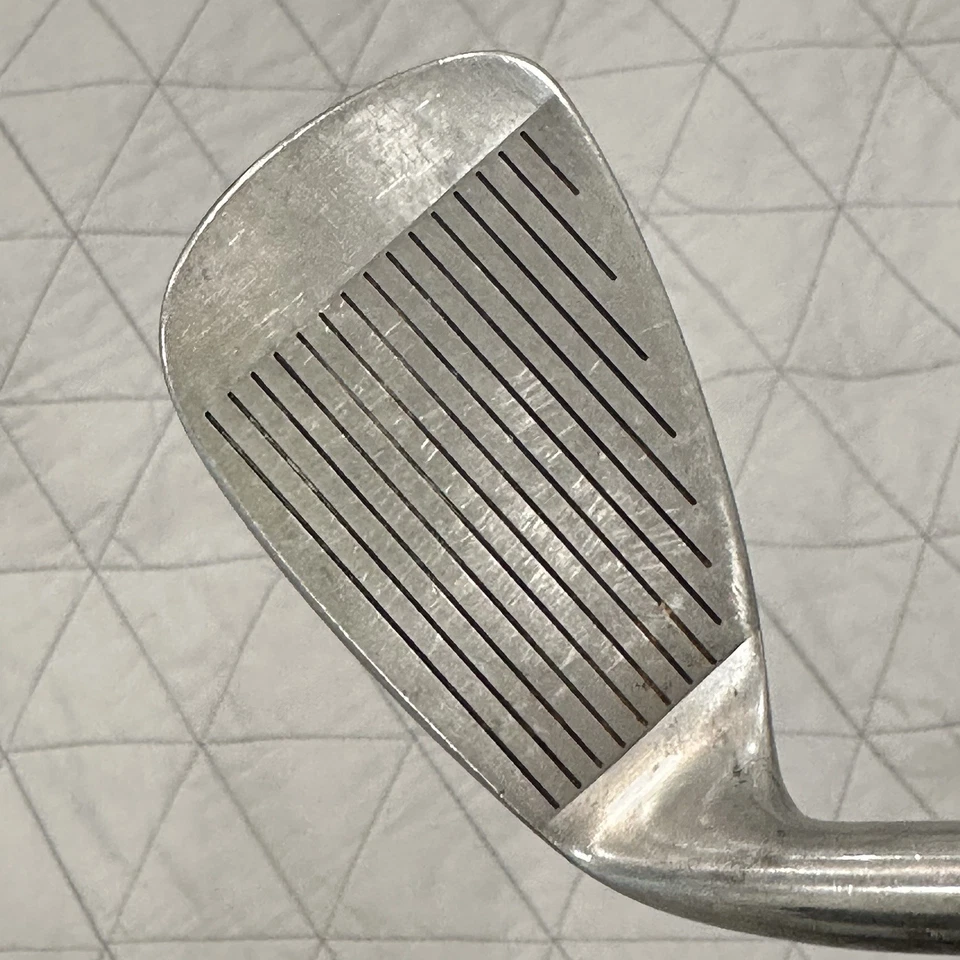 Wilson Pro Staff Oversize 9 Iron Wilson UST Regular Flex Graphite 35 3/4" RH - Image 2 of 4