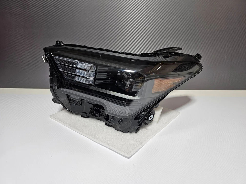 Toyota Tacoma OEM LED Left Headlight 2024 2025 2026 - Image 3 of 4