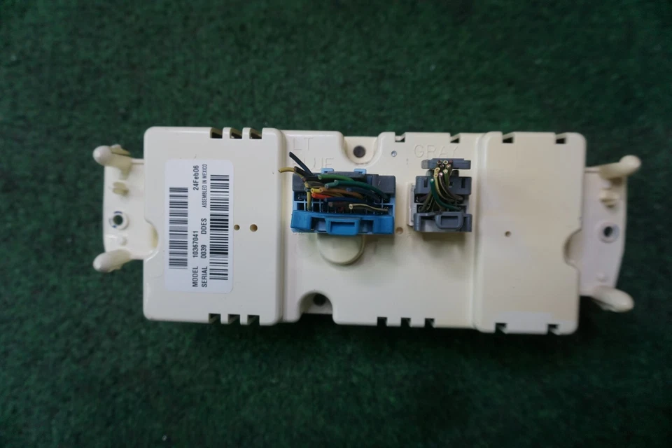 Chevrolet Avalanche LS 2005 2006 2007 control de aire acondicionado OEM 10367041 Foto 4 de 4