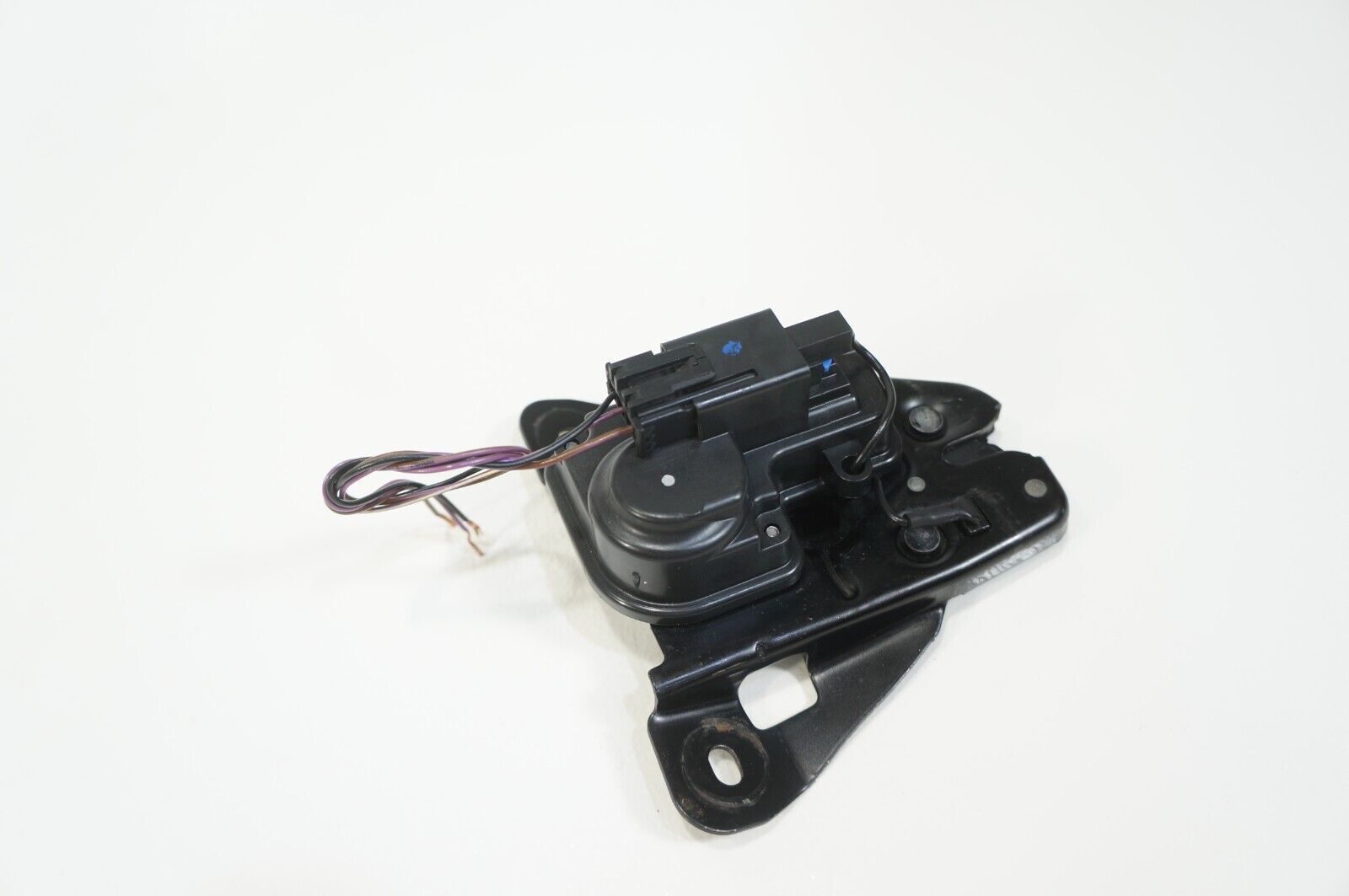 2014-2020 MASERATI GHIBLI M157 REAR TRUNK LID LATCH LOCK ACTUATOR STRIKER OEM
