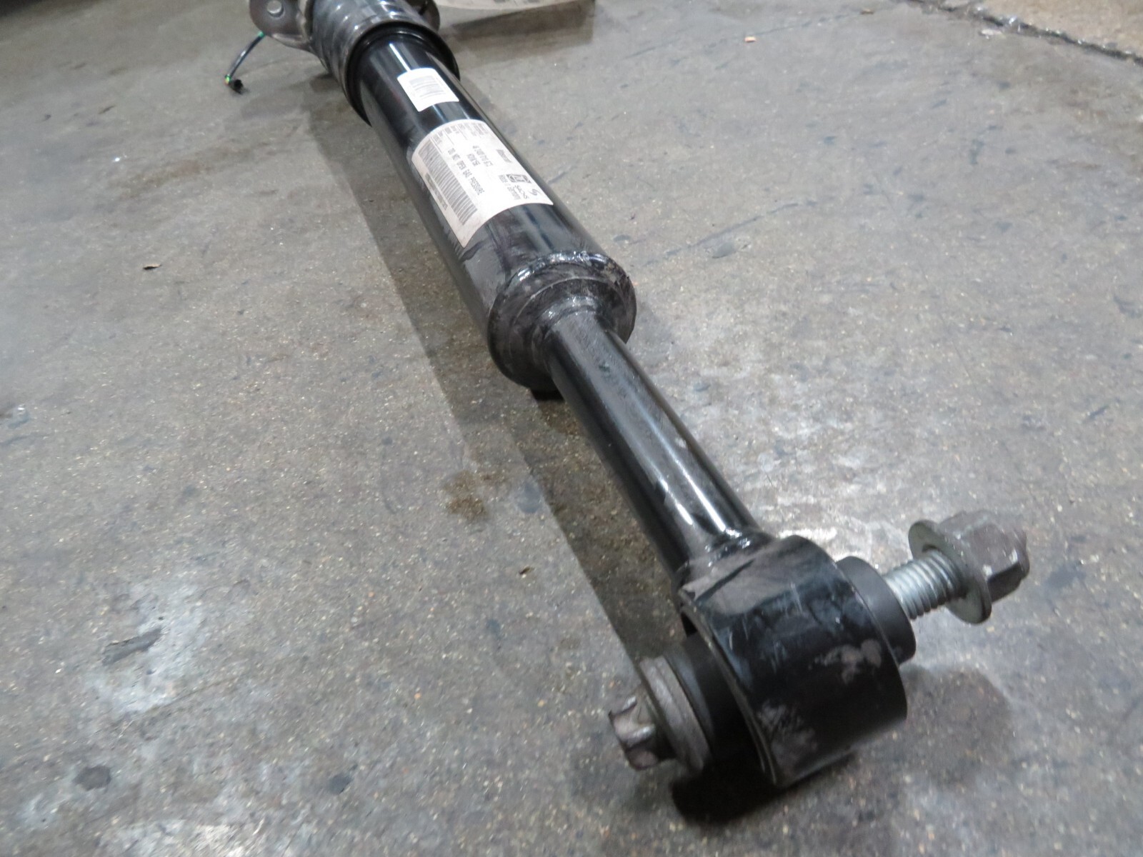 2016 Maserati Quattroporte, Ghibli, Rear Shock Absorber, Used, P/N 670105403