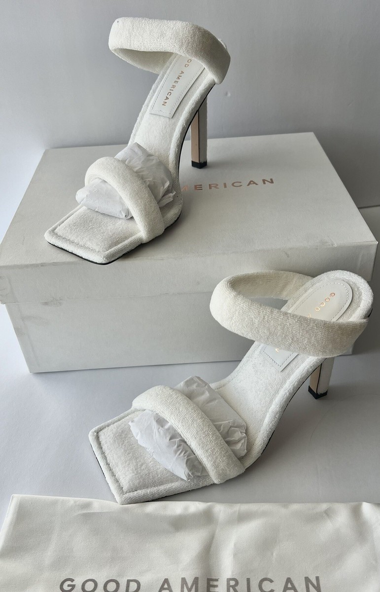 Clothing Khloe Kardashian Shoes Good American Good American Jeans