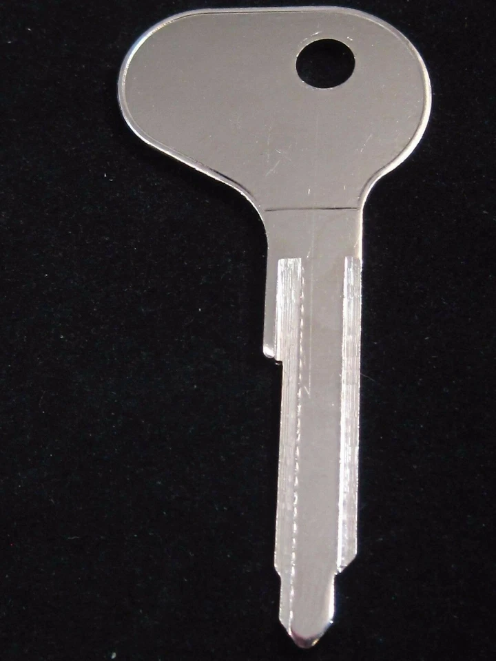 BMW1 LLAVE EN BLANCO BMW 1600 1602 1800 2000 2002 1968 1969 1970 1971 1972 1974 1975 Foto 2 de 4