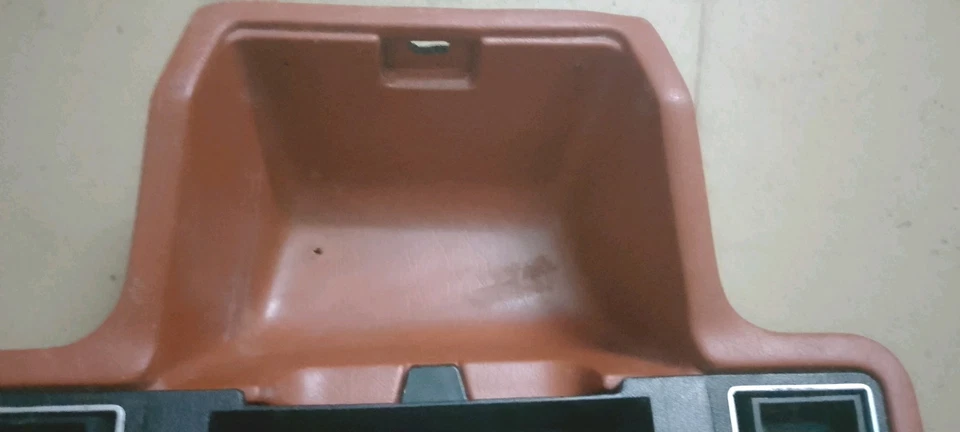 Consola central Fiat 132 OEM nos muy raro stock antiguo Foto 2 de 4