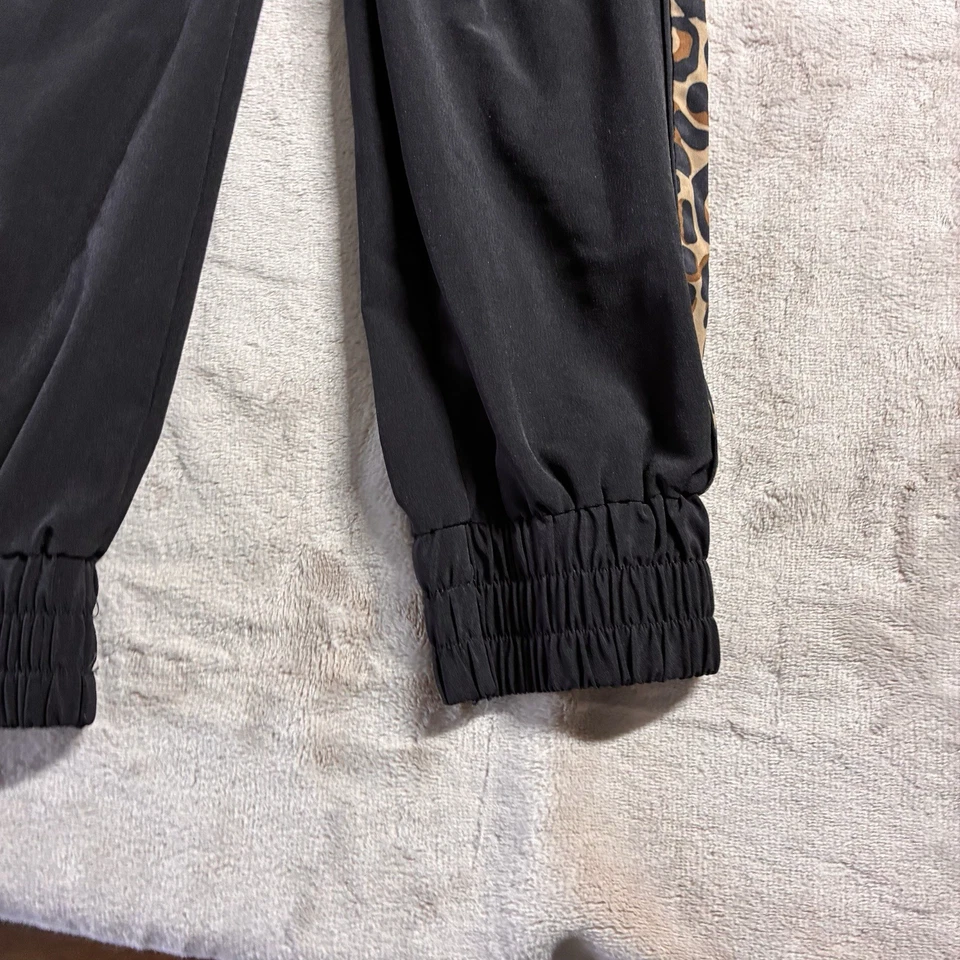 Chico’s Zenergy Estampado Leopardo Atletismo Pista Chaqueta Jogger Conjunto Mujer’s 0 Foto 2 de 4