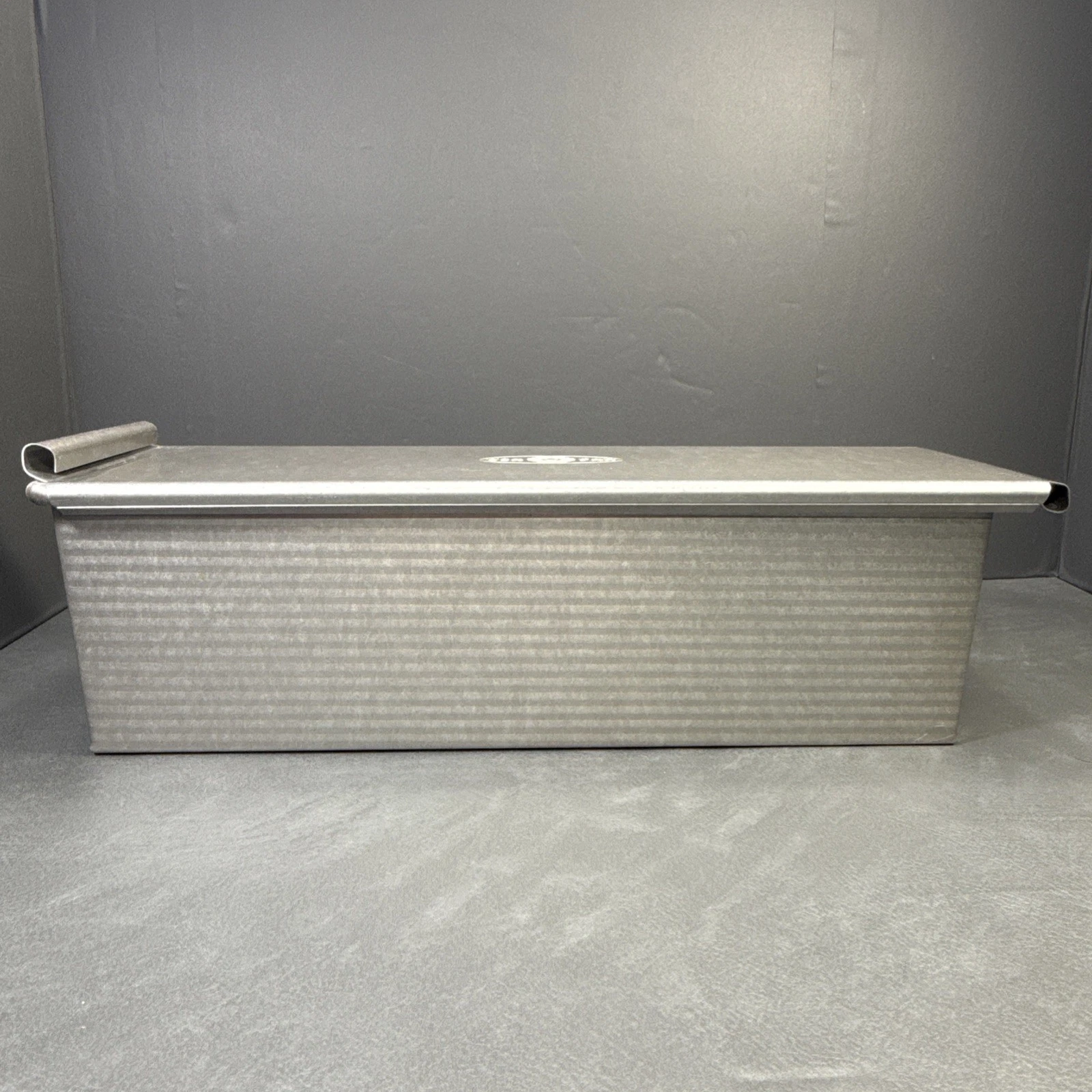 USA PAN Bakeware Pullman Loaf Pan with Cover, 13 x 4 inch, Nonstick & Quick PRO