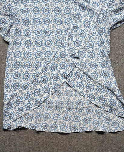 Loft White Blouse With Blue Floral Pattern Size M - Picture 3 of 7