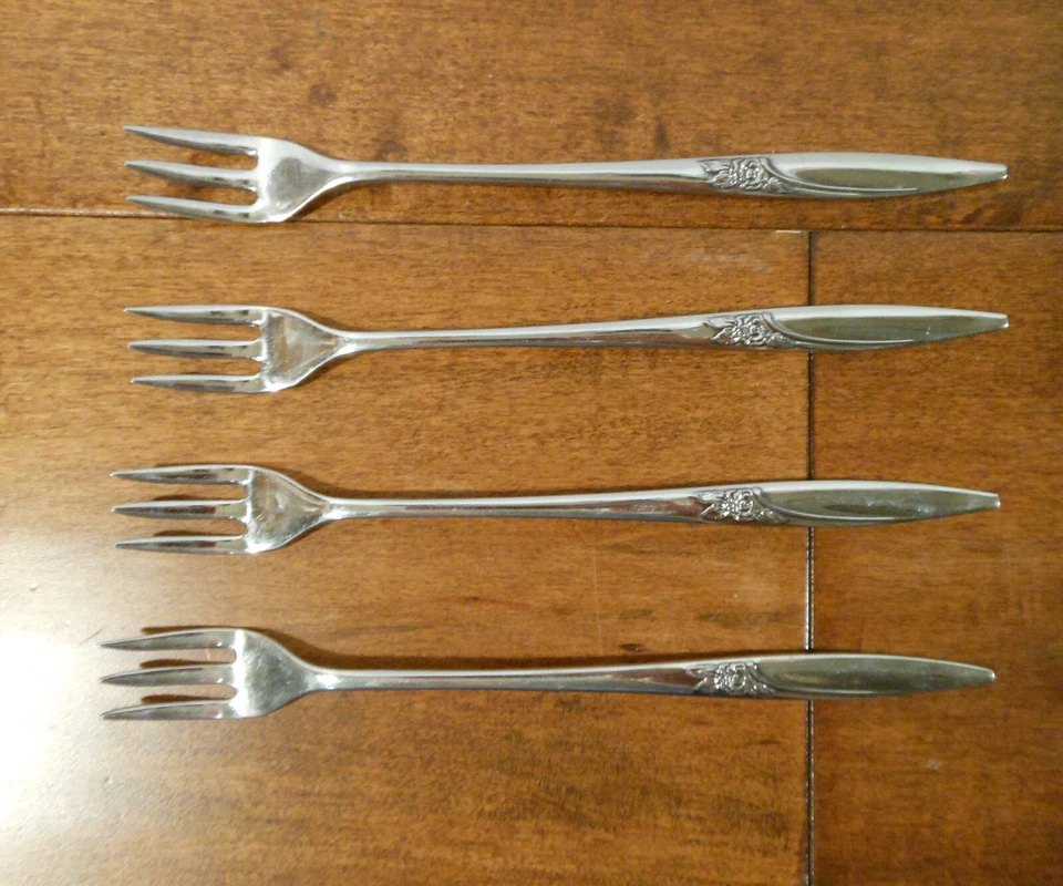 4~1881 ROGERS ACERO INOXIDABLE ONEIDA LTD ~HIGHLAND ROSE~ HORQUILLAS DE CÓCTEL 6-1/8" EE. UU. Foto 2 de 4