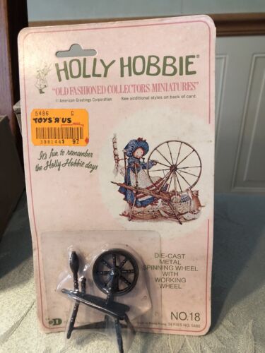 New Old Stock Holly Hobbie Dollhouse Miniature Metal Spinning Wheel 1976 On Card - Picture 1 of 11