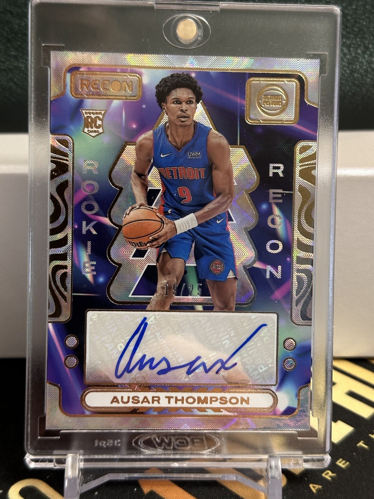 2023-24 Panini Recon - Rookie Recon Signatures Ausar Thompson #RRS-ASR Effect /25 (AU, RC)